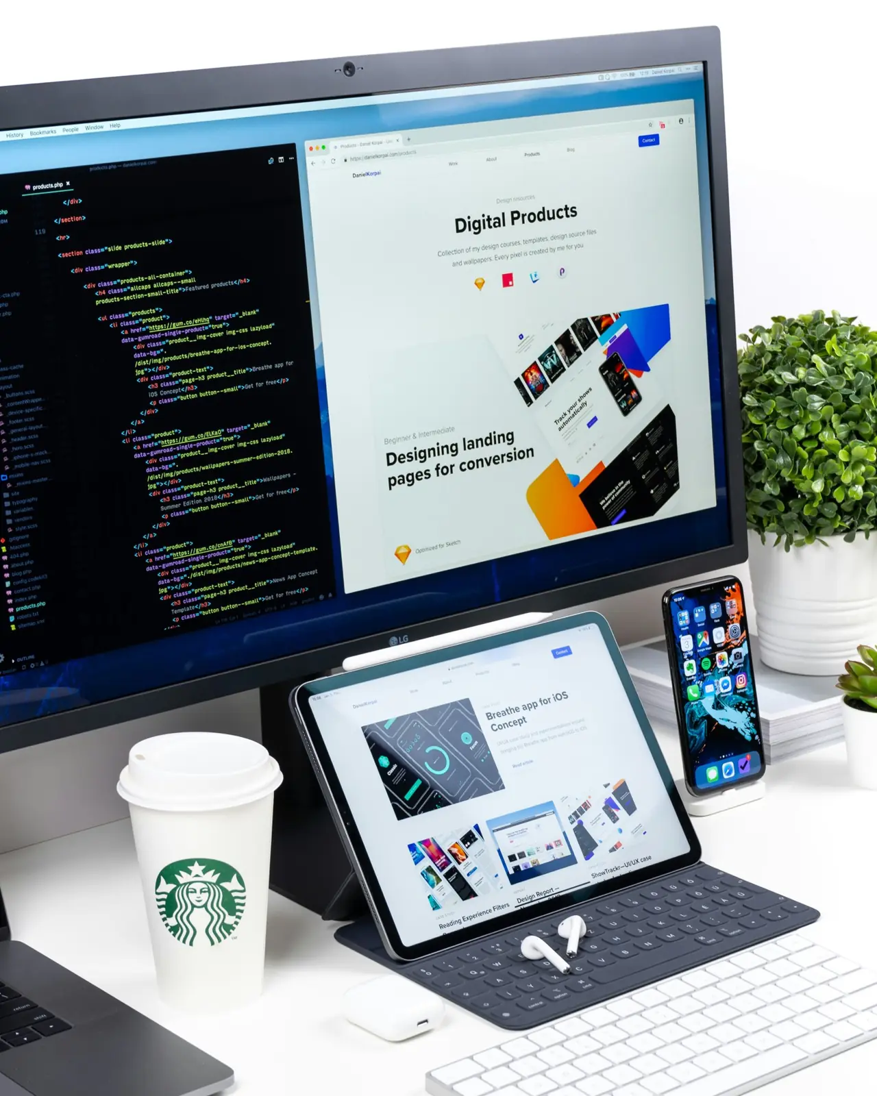 Site-uri pe monitor, tabletă și telefon